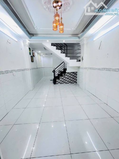 NHÀ ĐẸP 3 TẦNG - 20M RA HẺM XE HƠI MT CHỢ BÙI VĂN BA - SHR HOÀN CÔNG CHỈ 4.86 TỶ