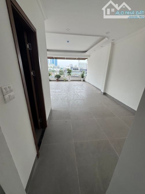 Mặt phố Thái Thịnh - 40m2 MT 5.2m - lô góc vỉa hè thênh thang 6 tầng - KD đỉnh - 2x tỷ