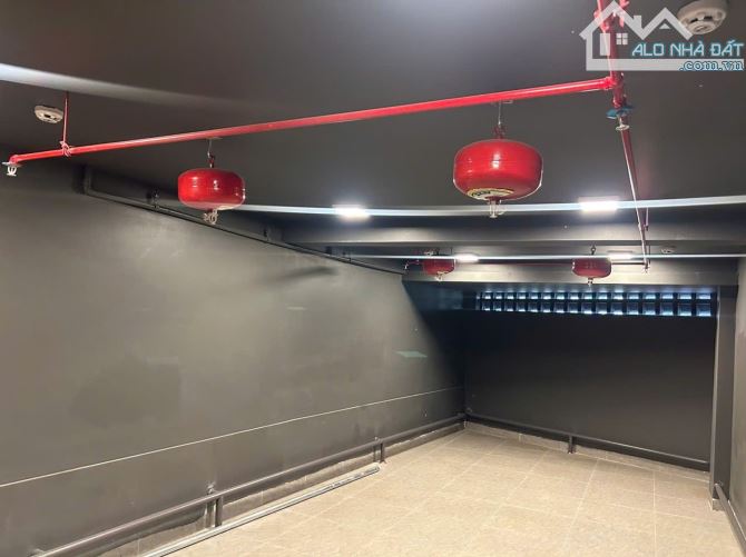 APARTMENT Lạc Long Quân, 80m - 9T, 46.8tỷ, Thang Máy, 13phòng khép kín, Ô Tô đỗ cửa