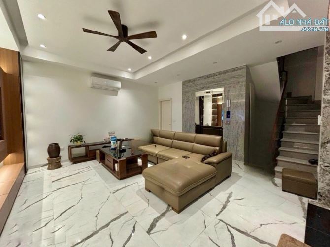 HOÀNG CẦU ĐỐNG ĐA 50m² 5 TẦNG THANG MÁY Ô TÔ QUA CỬA 17TỶ - 1