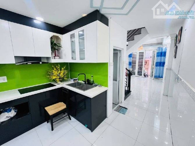 NHÀ ĐẸP 3 TẦNG - 20M RA HẺM XE HƠI MT CHỢ BÙI VĂN BA - SHR HOÀN CÔNG CHỈ 4.86 TỶ - 2