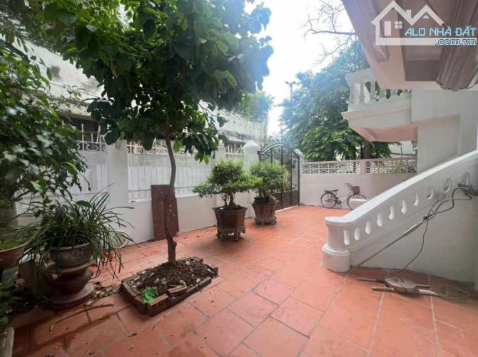 Biệt thự Đặng Thai Mai-Tây Hồ-295m2-3 tầng-MT11m-giá 85 tỷ TL