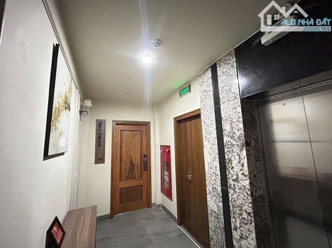 APARTMENT Lạc Long Quân, 80m - 9T, 46.8tỷ, Thang Máy, 13phòng khép kín, Ô Tô đỗ cửa