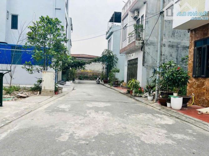 CHỈ 1,99 TỶ LÔ ĐẤT 2 MẶT NGÕ CỰC ĐẸP CỰC SÁNG TẠI TRƯƠNG VĂN LỰC - HÙNG VƯƠNG - HỒNG BÀNG - 3