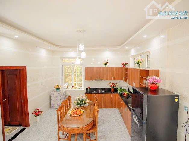 🔥 Bán Villa Sân vườn Đà Lạt 270m2 với giá 13 tỷ, đầy đủ tiện ích tại Trung tâm Đà Lạt 🔥 - 4