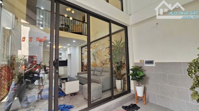 Bán nhà Lạc Long Quân - lô góc 2 thoáng - DT 38m - nhỉnh 10 tỷ