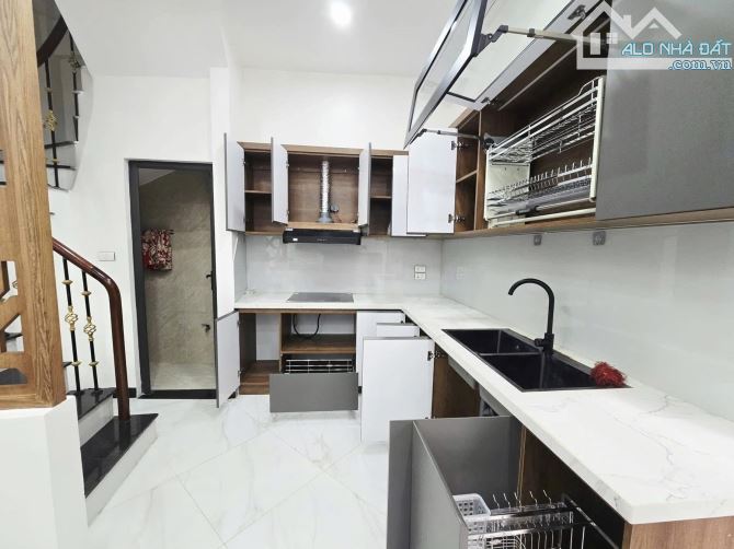 Chính chủ cần bán Rất gấp 30m2 x 5 tầng ngõ 67 Văn Cao giá 7.7 tỷ. Cực gấp!