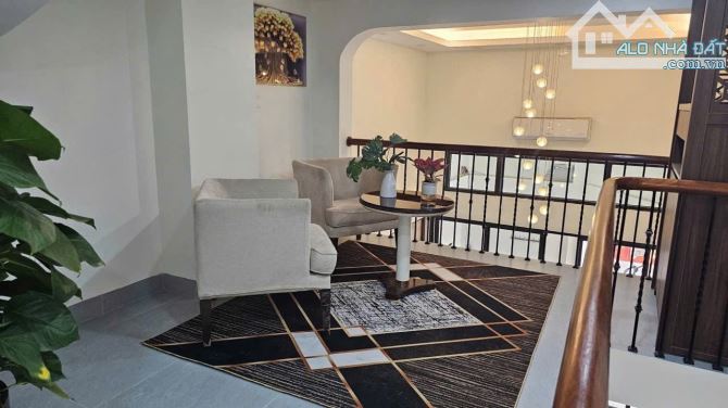 Bán nhà Lạc Long Quân - lô góc 2 thoáng - DT 38m - nhỉnh 10 tỷ