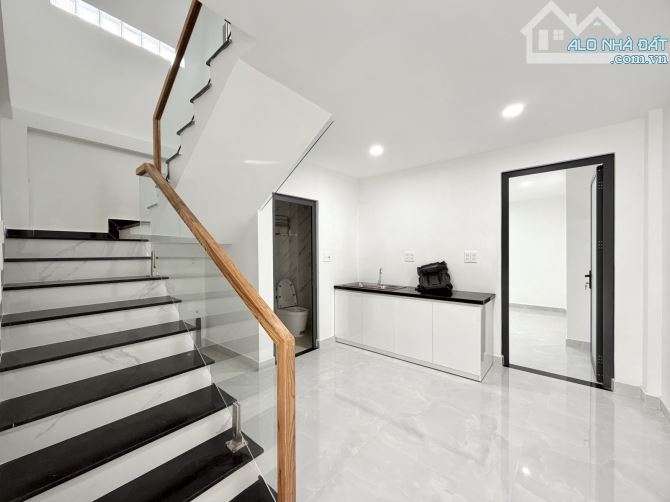 NGUYỄN THIỆN THUẬT, BÌNH THẠNH - 66M2 (4.5x14) - 2 TẦNG MỚI - 3 PN - ĐƯỜNG TRƯỚC NHÀ 8M - 2