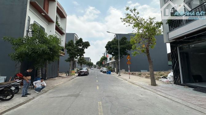 4,8Tỷ TL🔥Bán nhà 1Trệt 2Lầu_66,4m2_Full Nội Thất KDC Phan Đình Giót p.An Phú, Tp.Thuận An - 2