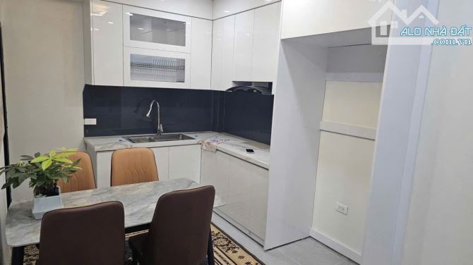 Bán nhà Lạc Long Quân - lô góc 2 thoáng - DT 38m - nhỉnh 10 tỷ