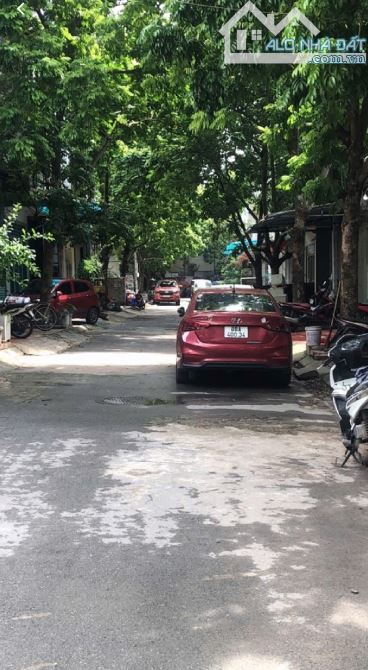 Chính chủ bán nhà Dương Nội_Nhà đẹp tự xây_Gần chợ,trục chính_Sân rộng_4 ngủ_36m2_6 tỷ 5