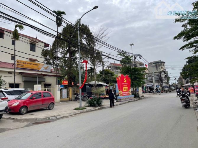 BÁN TÒA CĂN HỘ DỊCH VỤ LAI XÁ NHỔN ,Ô TÔ ĐỖ CỬA ,DT50M ,6 TẦNG THANG MÁY ,GIÁ 12TY1 CTL