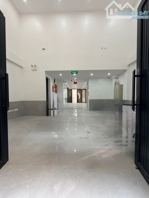 HIẾM NHÀ DÒNG TIỀN TRẦN CUNG CẦU GIẤY 90M 7 TẦNG 2 THOÁNG GẦN PHỐ CHÀO BÁN 25 TỶ