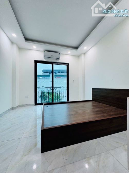 BÁN TÒA CĂN HỘ DỊCH VỤ LAI XÁ NHỔN ,Ô TÔ ĐỖ CỬA ,DT50M ,6 TẦNG THANG MÁY ,GIÁ 12TY1 CTL - 1