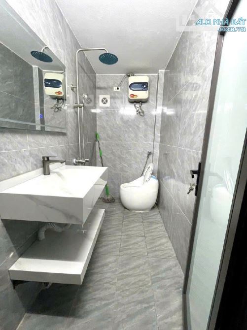 Chính chủ nhờ em Ty bán nhà Đa Sỹ_Ô tô lùi cửa__Nhà mới 5T x MT 4m_40m²_6 tỷ 95 - 5