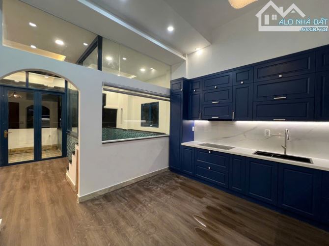 BÁN TÒA NHÀ TRẦN HỮU TRANG PHÚ NHUẬN – NGANG 5.8M CỰC HIẾM – CÓ THANG MÁY, GIÁ NHỈNH 16 TỶ