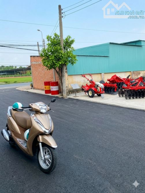 BÁN ĐẤT TẶNG KHO MẶT TIỀN QUỐC LỘ 1A SÁT CHỢ BÌNH CHÁNH - 37X55M FULL THỔ CƯ GIÁ CHỈ 27TR/