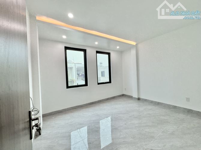 Nhà 5 tầng 40m2 mới tinh tđc Xi Măng Sở Dầu Hồng Bàng chỉ 4,85 tỷ đường 11m ô tô đỗ - 10