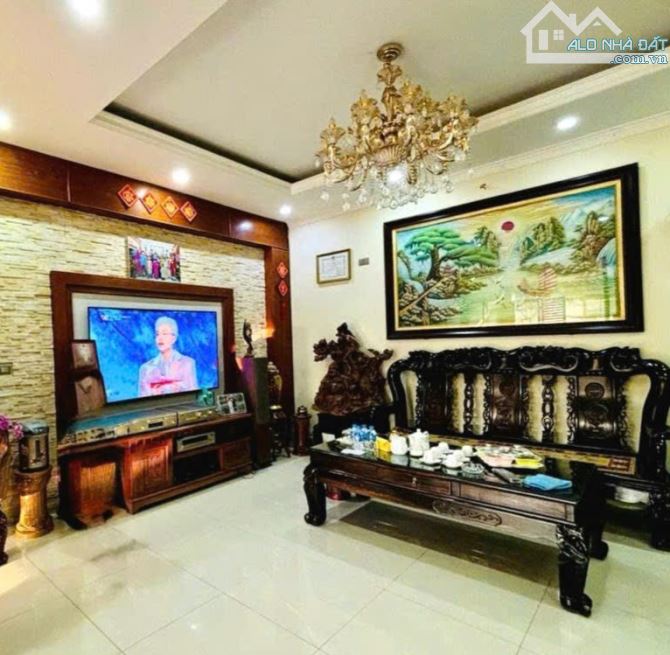 Nhà đẹp Trấn Vũ - hồ Trúc Bạch, Ba Đình cổ, lô góc 3 tầng, an sinh cực tốt.