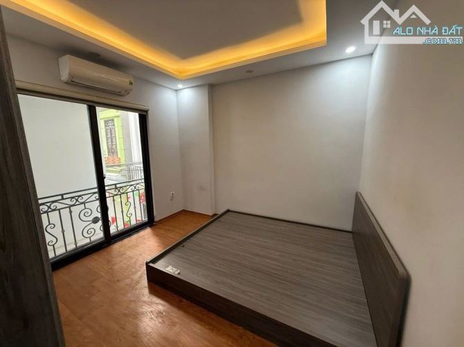 NHÀ NGÃ TƯ NHỔN!  Ô TÔ  VÀO TẬN CỬA - LÔ GÓC 3 THOÁNG - NHÀ CỰC ĐẸP - 4PN, FULL NỘI THẤT, - 1