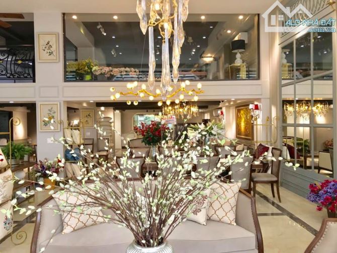Bán nhà riêng mặt phố Nguyễn Thiếp, Ba Đình, 150m2, 6 tầng, MT 6.5m, 120 tỷ