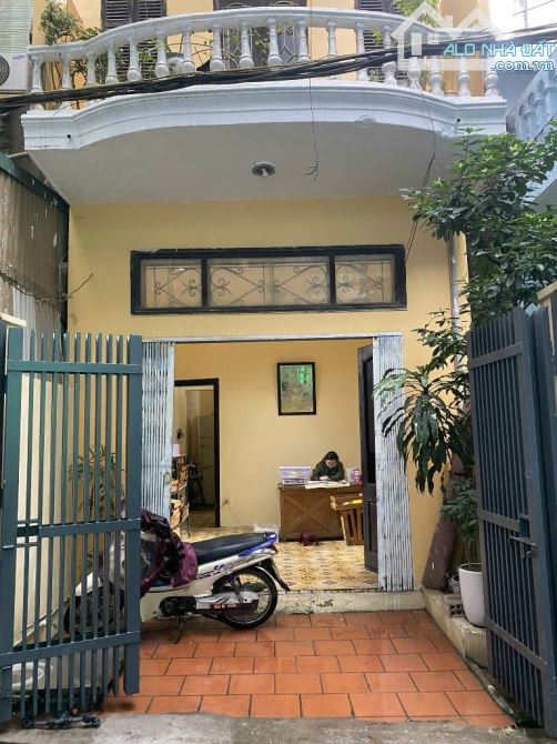 CƠ HỘI ĐẦU TƯ HIẾM – CÓ 1-0-2 TẠI HOÀNG QUỐC VIỆT, bán đất tặng nhà 3 tầng, ô tô.