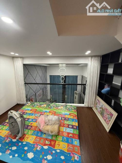 Bán nhà Đội Cấn - Nhỉnh 9 Tỷ - 40m, 4 tầng, 2 thoáng, gần hồ đầm tròn