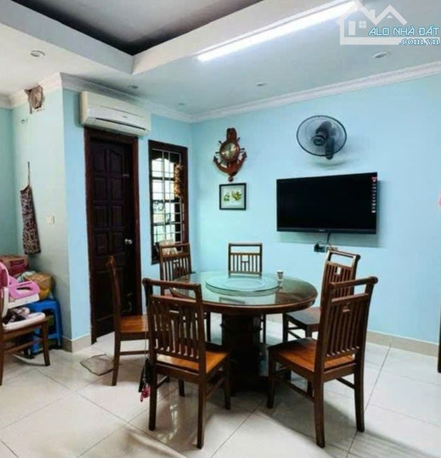 Nhà đẹp Trấn Vũ - hồ Trúc Bạch, Ba Đình cổ, lô góc 3 tầng, an sinh cực tốt.