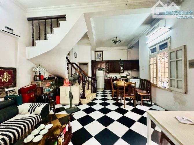 PHỐ VIP LÝ NAM ĐẾ – DÂN XÂY - Ô TÔ VÀO NHÀ-MẶT TIỀN KHỦNG - Ở ĐẲNG CẤP – AN NINH ĐỈNH