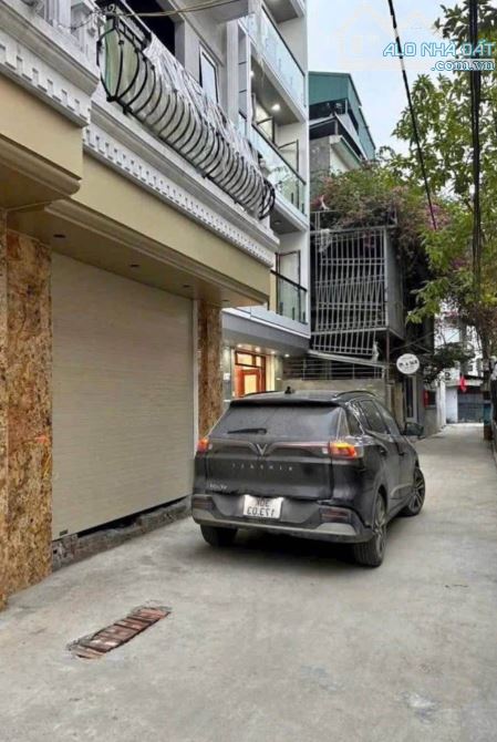 CƠ HỘI ĐẦU TƯ HIẾM – CÓ 1-0-2 TẠI HOÀNG QUỐC VIỆT, bán đất tặng nhà 3 tầng, ô tô.