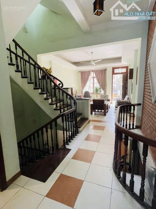 Cho thuê nhà nguyên căn 168 Kim giang - Hoàng Mai,Tổng DTSD: 275m² , ô tô tránh nhau 22tr - 2