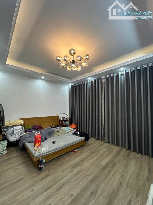 Bán Nhà Hoa Bằng, 30m2, 3 Ngủ Khép Kín Giếng Trời Cực Thoáng, 9 Tỷ, Siêu Đẹp!
