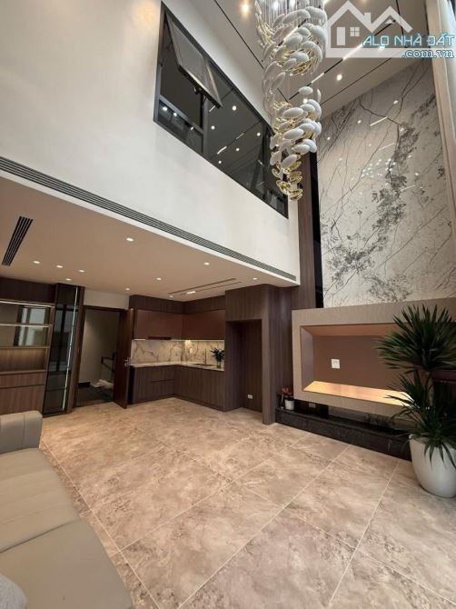 SIÊU PHẨM Ô TÔ VÀO NHÀ PHỐ ĐỘI CẤN - CHỦ MÓT BÁN GIÁ THƯƠNG LƯỢNG TỐT