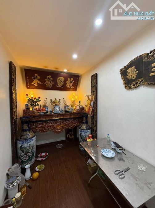 Bán nhà Đội Cấn - Nhỉnh 9 Tỷ - 40m, 4 tầng, 2 thoáng, gần hồ đầm tròn