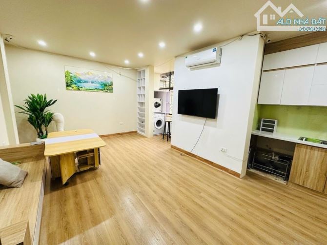 Lô Góc , Kinh Doanh , Vị Trí Vip , Trung Tâm Cầu Giấy , 5 Tầng , 16.5 Tỷ