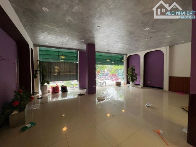 Bán MP Đào Tấn Ba Đình 40mx7T thang máy 37 tỷ cho thuê 50tr/th vỉa hè đá bóng kd sầm uất