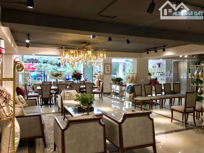 Bán nhà riêng mặt phố Nguyễn Thiếp, Ba Đình, 150m2, 6 tầng, MT 6.5m, 120 tỷ