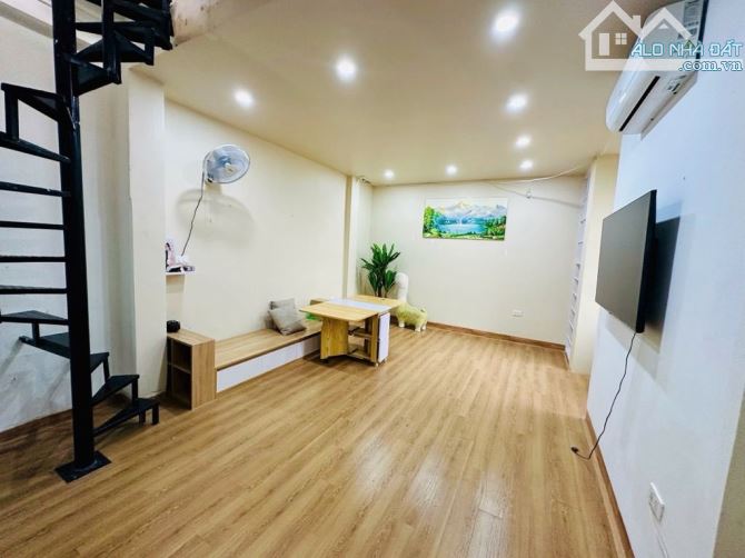 Lô Góc , Kinh Doanh , Vị Trí Vip , Trung Tâm Cầu Giấy , 5 Tầng , 16.5 Tỷ