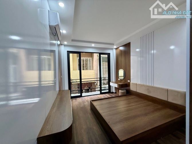 NHÀ ĐẸP - TT BA ĐÌNH - HOÀNG HOA THÁM - 36M - 5 TẦNG - MẶT TIỀN 3.5M - GIÁ 10.6 TỶ