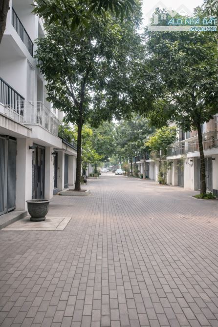 Biệt liền kề Ao Sào-Thịnh Liệt. 70m2, Cây xanh bóng mát, 2 thoáng, Ô tô tránh