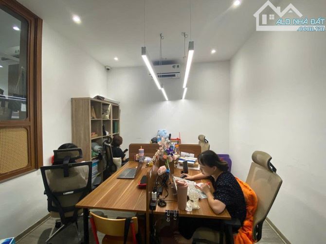 BÁN NHÀ PHỐ ĐẶNG VĂN NGỮ – Ô TÔ TRÁNH – VỊ TRÍ VÀNG XÂY TÒA VĂN PHÒNG - VÀI BƯỚC RA XÃ ĐÀN