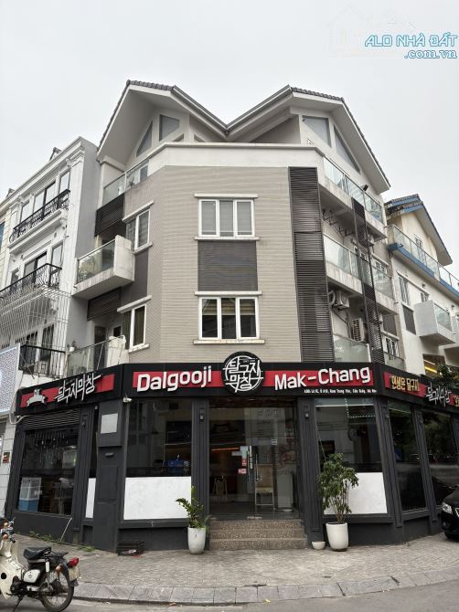 Cho thuê nhà hàng Hàn Quốc - Căn góc khu A10 Nam Trung Yên,Nguyễn Chánh, Hà Nội