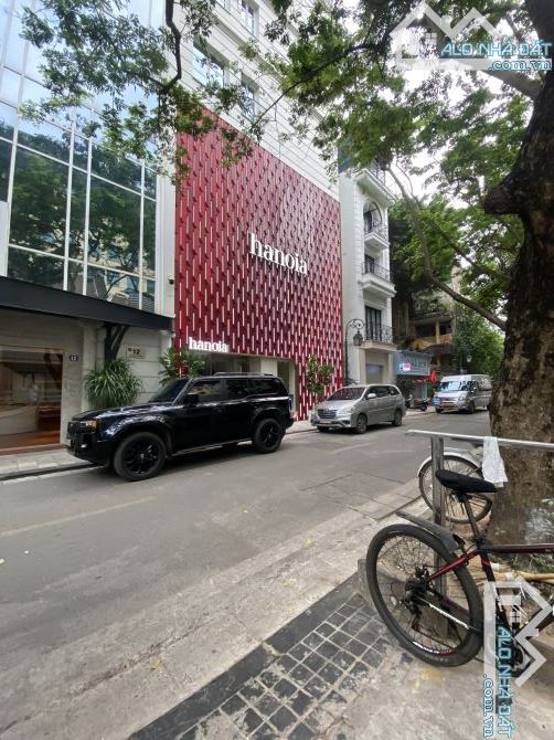 Chính chủ bán nhà mặt phố Lý Đạo Thành, Hoàn Kiếm 30 mét X 6 tầng, ô chờ thang máy 42 tỷ