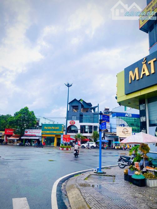 Bán lô đất 120m2 Mặt tiền Trung Tâm Dương Đông Phú Quốc giá 1,76 tỷ thương lượng - 1