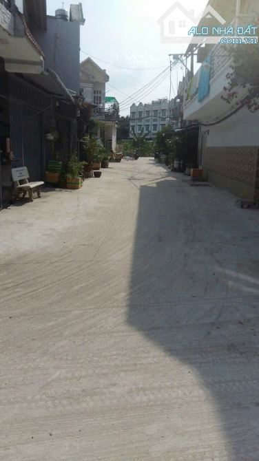 200 m2 đất  Nhà bè hẻm 6 m. DT  7*29 chỉ hơn 30 tr/ m2. - 1