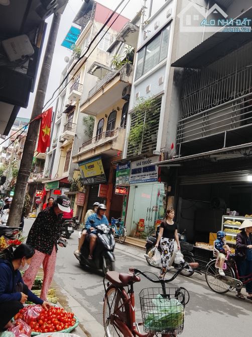 Bán nhà đất khu vực Tây Hồ Hà Nội