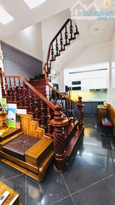 HIẾM NHÀ XUÂN ĐỈNH SÁT NGOẠI GIAO ĐOÀN 40M 4 TẦNG NGÕ NÔNG Ô TÔ LÙI CỬA CHÀO BÁN 8.5 TỶ — ảnh 2
