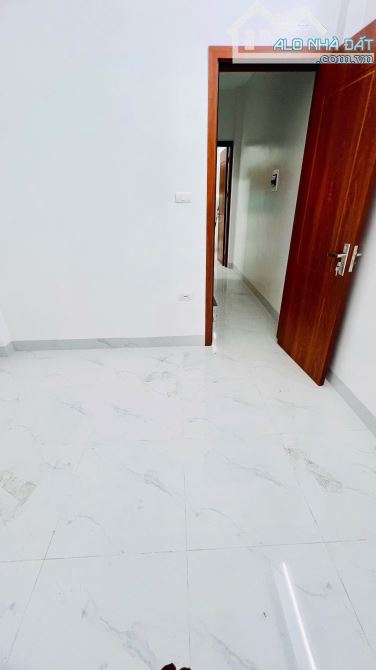 BÁN NHÀ BA ĐÌNH 70M RA MẶT PHỐ NGÕ THÔNG 3 GÁC NHÀ DÂN XÂY 9 TỶ