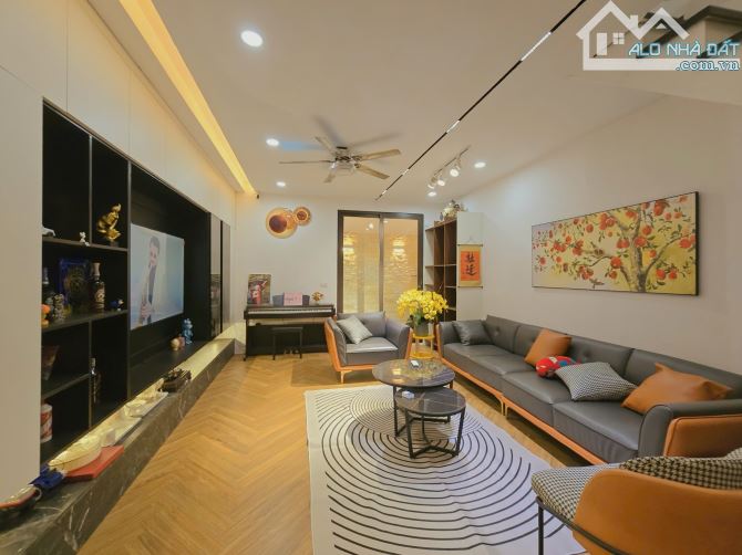 Bán nhà Giang Văn Minh 40m2, nhà đẹp ở ngay, hàng xóm thân thiện giá chỉ 7,9 tỷ